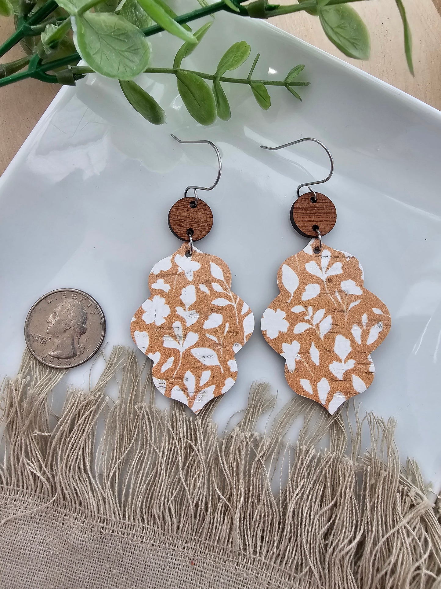 Vintage Floral Creamy Tan & White Scalloped Earrings