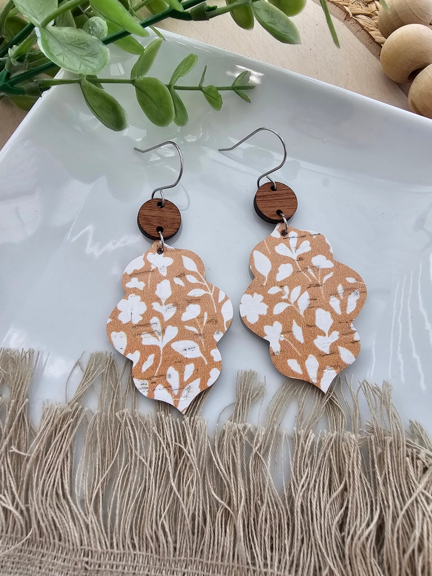 Vintage Floral Creamy Tan & White Scalloped Earrings