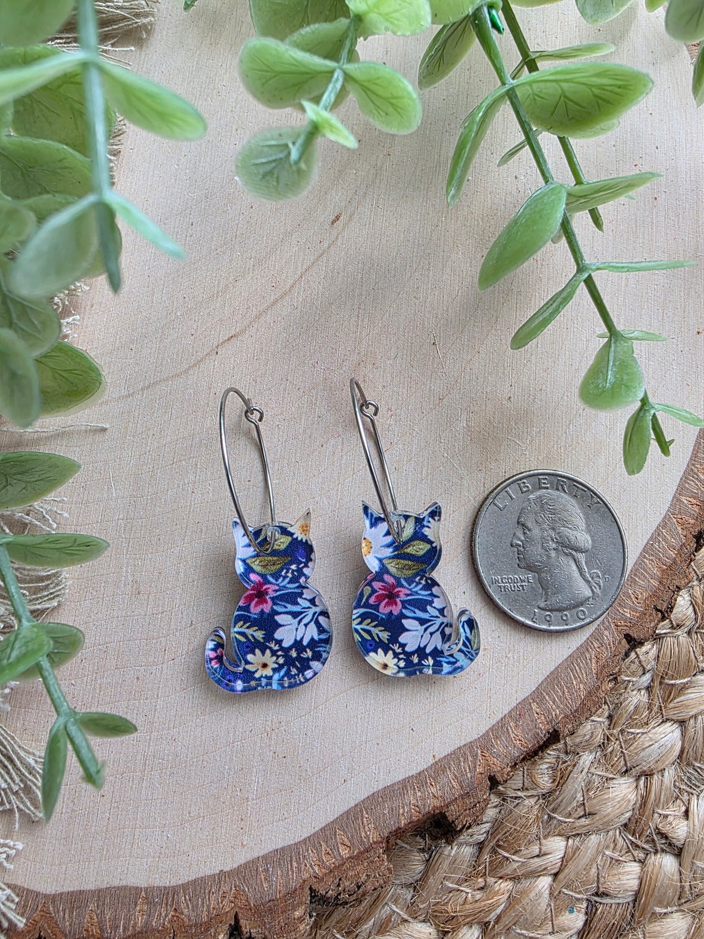 Dainty Acrylic Floral Cat Hoop Earrings