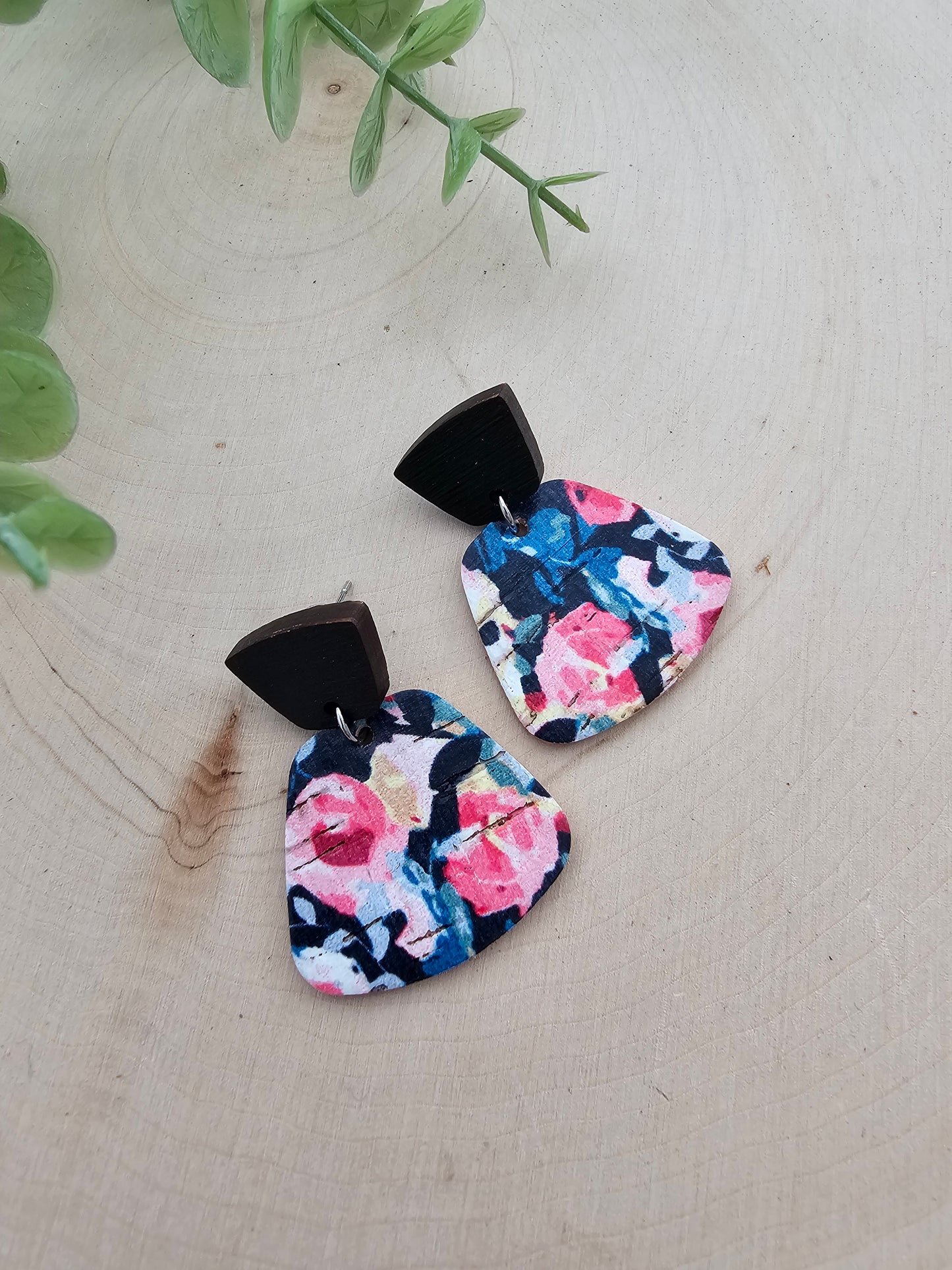 Midnight Rose Garded Rounded Trapezoid Earrings