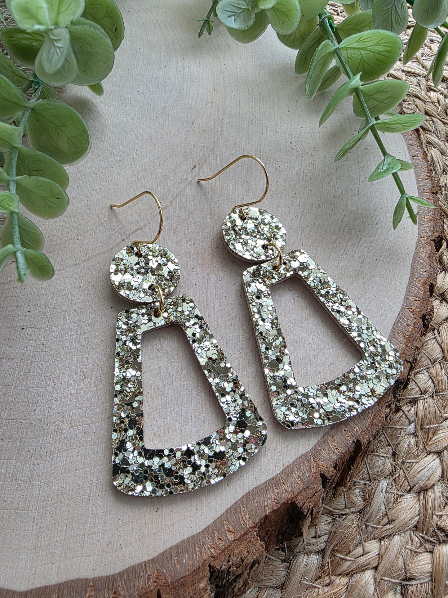 Gold Glitter Open Trapezoid Earrings