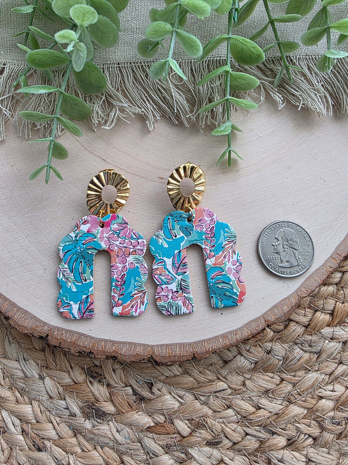 Tropical Monstera Scalloped Arch Earrings