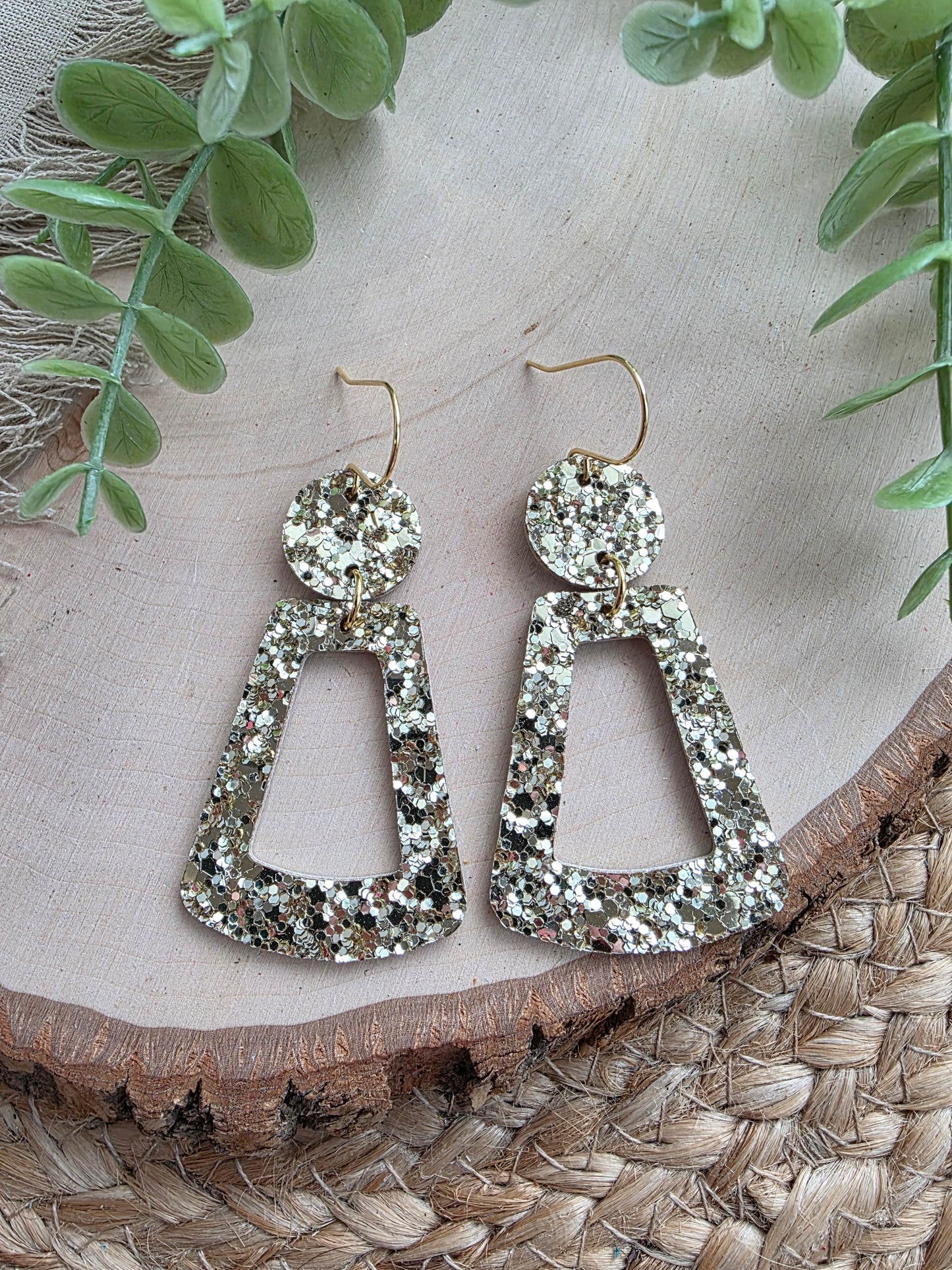 Gold Glitter Open Trapezoid Earrings