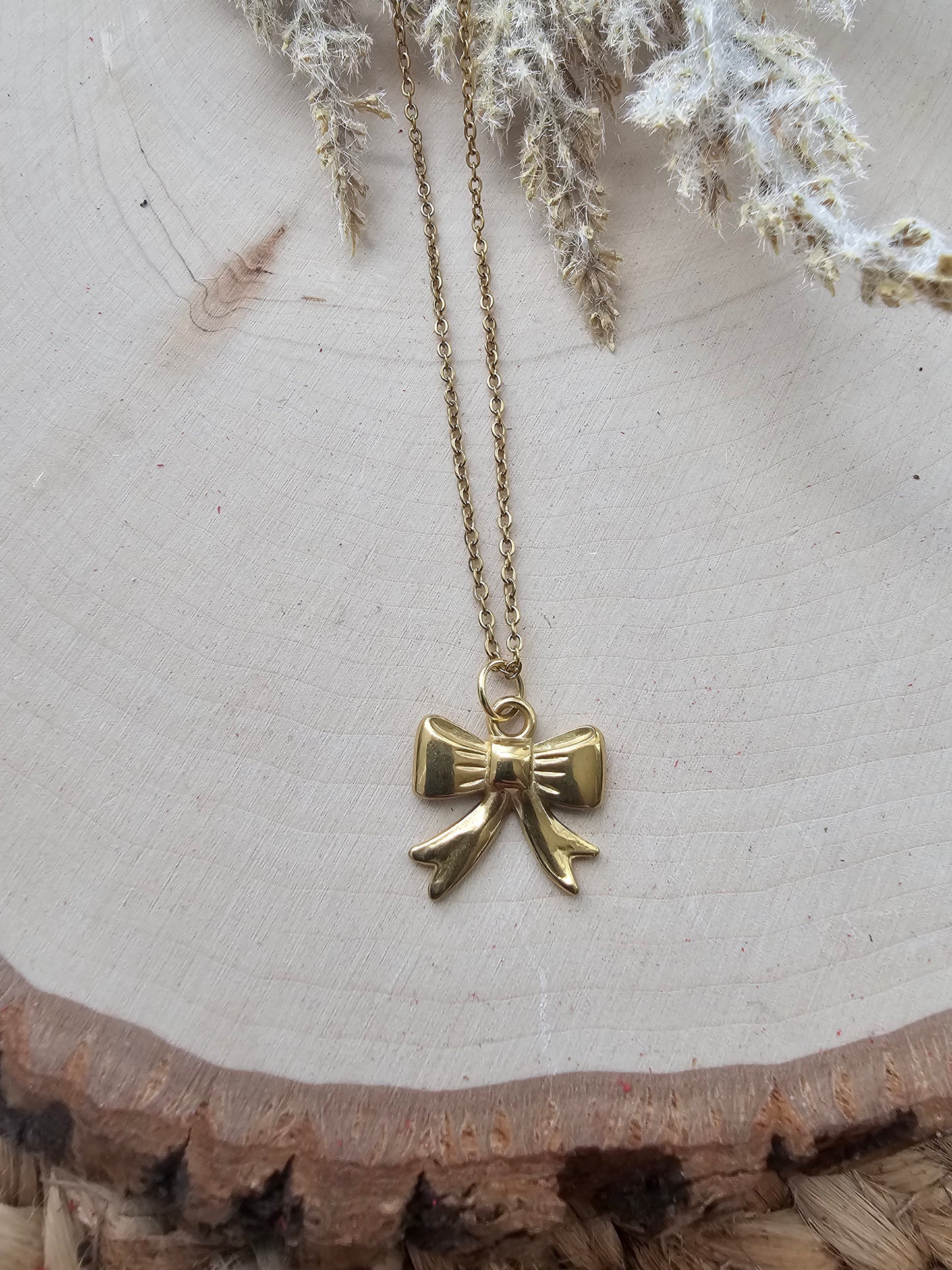 Bow Necklace - Gold Plated Stainless Steel