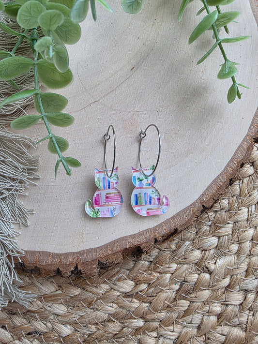 Dainty Acrylic Bookshelf Cat Hoop Earrings