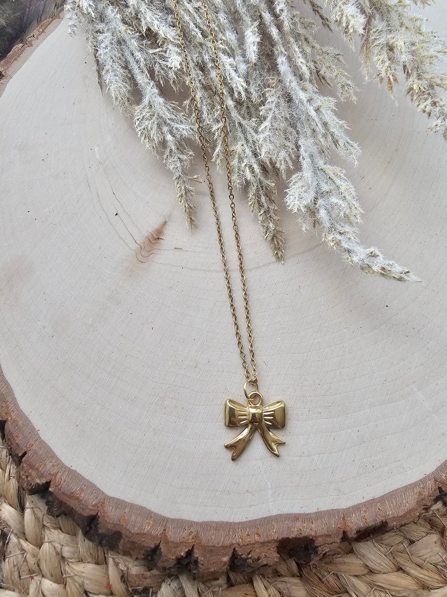 Bow Necklace - Gold Plated Stainless Steel