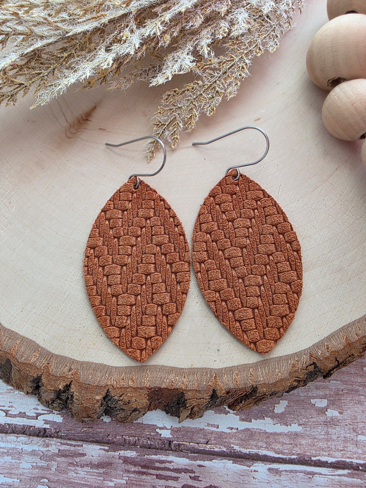 Brown Knit Leaf Leather Earrings