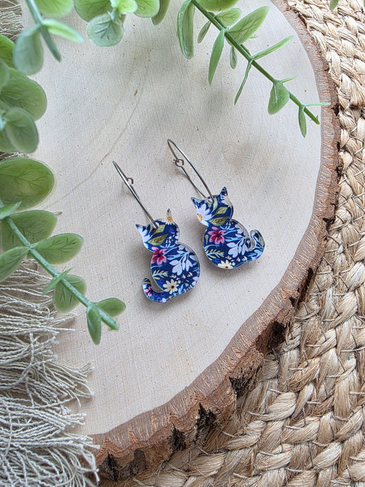 Dainty Acrylic Floral Cat Hoop Earrings