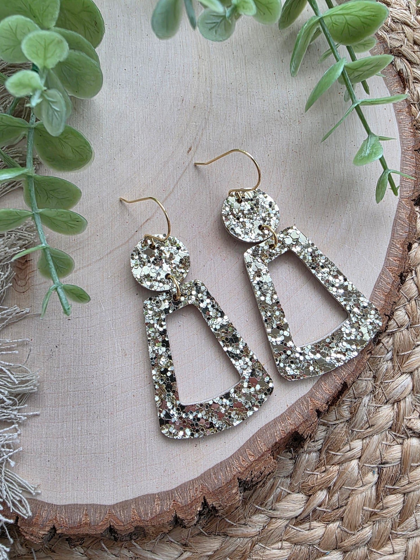 Gold Glitter Open Trapezoid Earrings