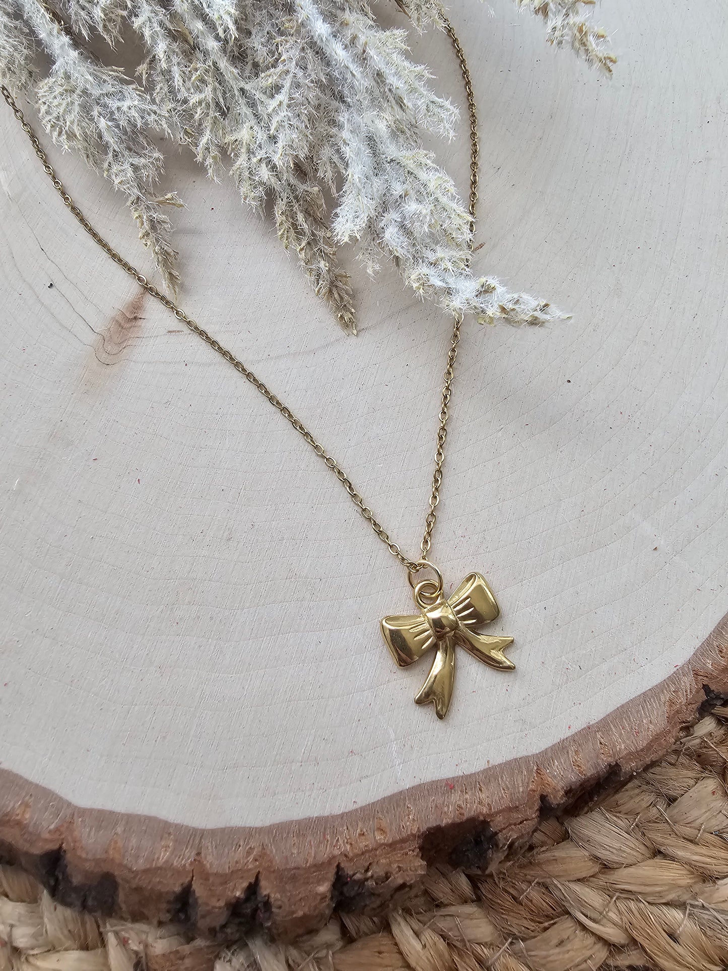 Bow Necklace - Gold Plated Stainless Steel