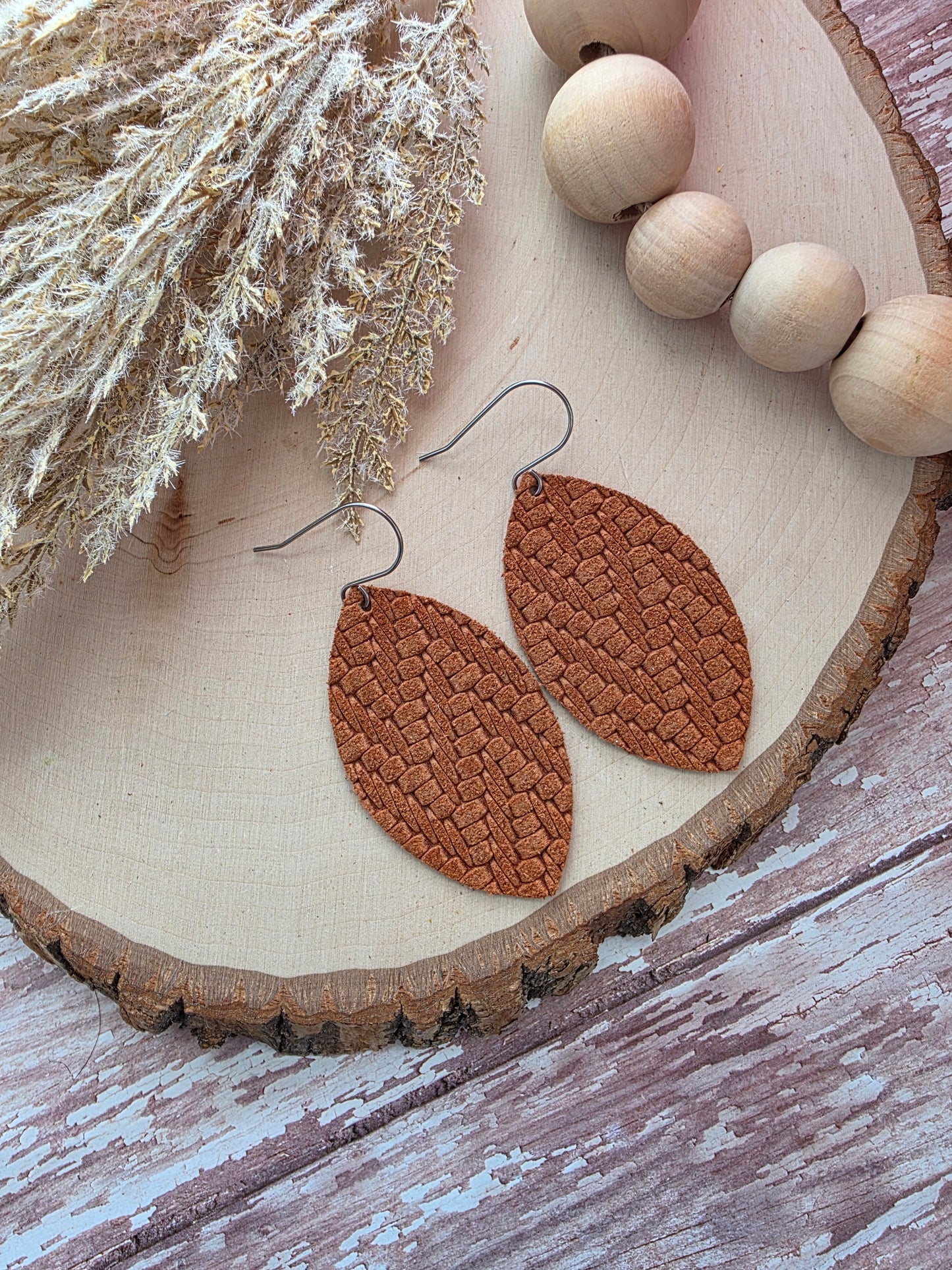 Brown Knit Leaf Leather Earrings